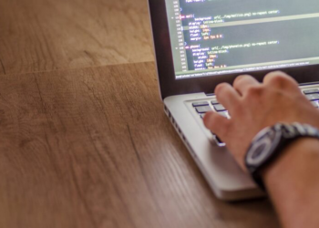 Software House: Fatores que Influenciam no Orçamento de um Software Sob Medida
